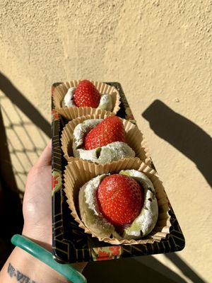 Diamond Head General Store by null