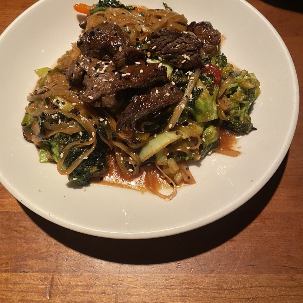 Spicy Thai Noodles with steak bites