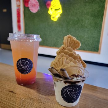 Hanamaru Cafe - Upside down taiyaki and strawberry lemonade - Japanese Near Me - San Antonio, Texas