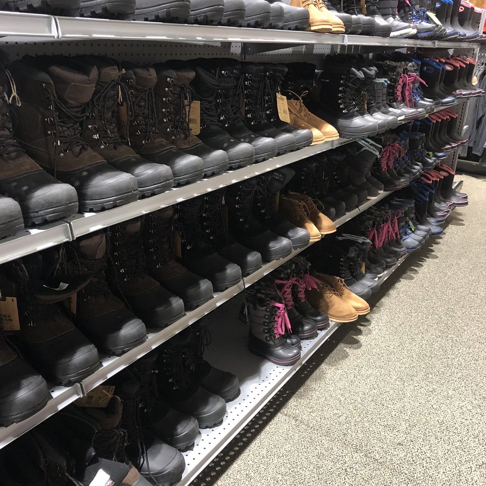 DICK'S Sporting Goods - Sports Wear Near Me - Ellicott City, Maryland DICK'S Sporting Goods - Sports Wear Near Me - Ellicott City, Maryland