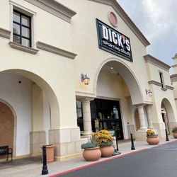 DICK'S Sporting Goods