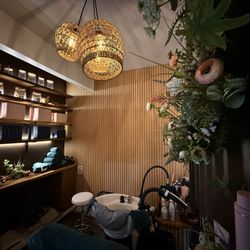 K Beauty Lab - Experience relaxing head spa treatments in our serene, thoughtfully designed space, where scalp care meets comfort and relaxation.