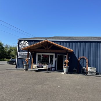 Warehouse 10 Gift Shop - Side view from lot. Look for blue building - Home Decor Near Me - Rockaway Beach, Oregon