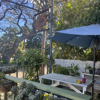 Honua's Coffee House - Outdoor seating - Coffee & Tea Near Me - Naalehu, Hawaii Honua's Coffee House - Outdoor seating - Coffee & Tea Near Me - Naalehu, Hawaii