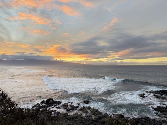 Ho'okipa Beach Park by null