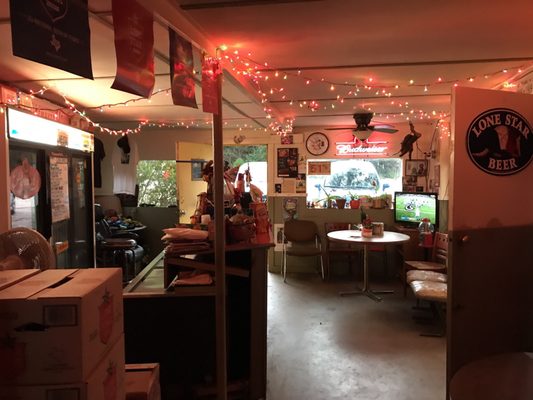 Foto zu Dry Creek Cafe & Boat Dock - Austin, TX, Vereinigte Staaten. Tv to watch the game