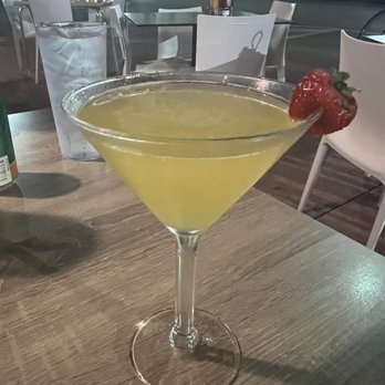 Big Pink - Bellini martini - Pizza Near Me - Miami Beach, Florida