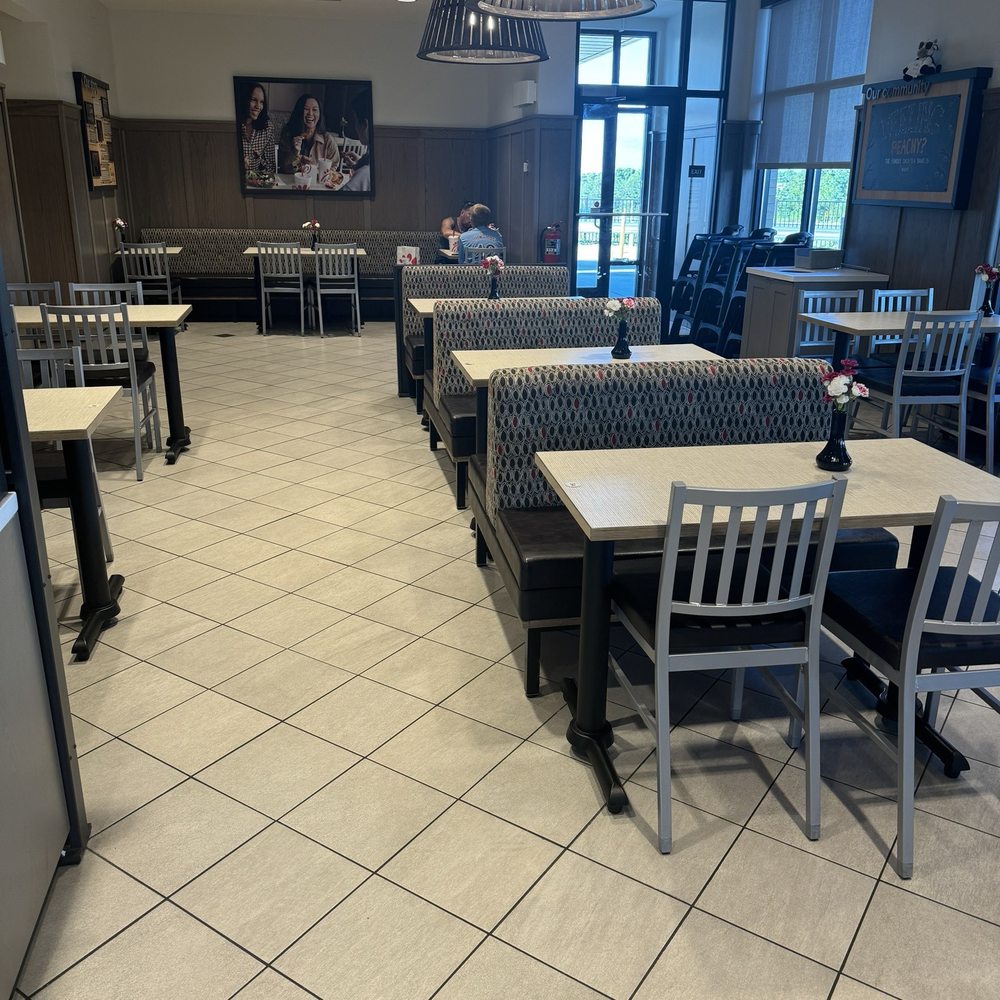 Chick-fil-A - Seating - Fast Food Near Me - Mechanicsburg, Pennsylvania