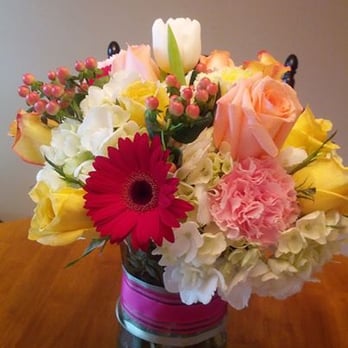 Rhonda's Flowers & Gifts - ...what I received (pretty but not comparable) - Florists Near Me - Chantilly, Virginia Rhonda's Flowers & Gifts - ...what I received (pretty but not comparable) - Florists Near Me - Chantilly, Virginia