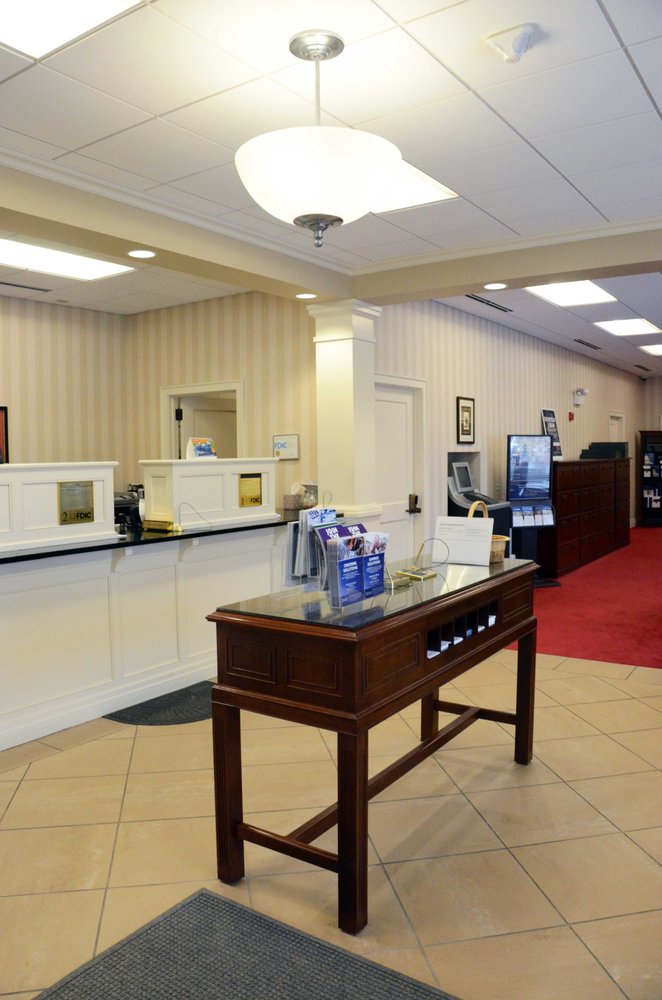 DEERFIELD BANK & TRUST Updated July 2024 660 Deerfield Rd