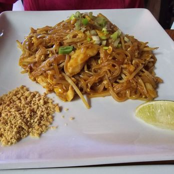 Noom Thai Bistro - Chicken pad tai - Thai Near Me - Jacksonville, Florida Noom Thai Bistro - Chicken pad tai - Thai Near Me - Jacksonville, Florida