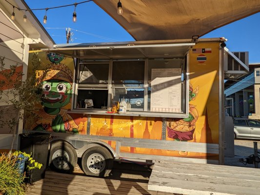 Aroy Ver Thai Bite the food truck by null