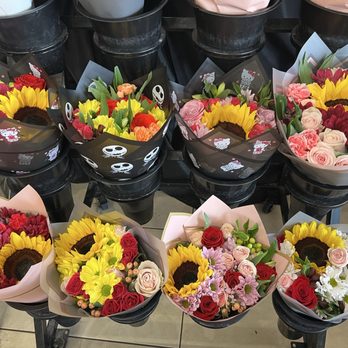 Daisy's Flowers - $25 bouquet selection in October - Florists Near Me - Fresno, California