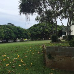 Kaahumanu Church - Lots of open space outside. Beautiful old trees.