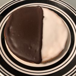 B & W Bakery - Black & White Cookie