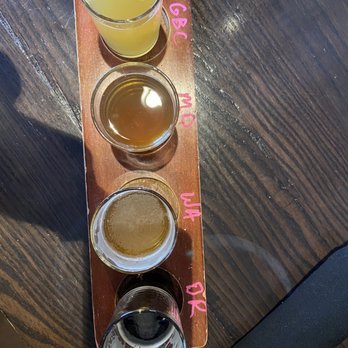Local Goat - Craft beer flights, variety is great! - New American Near Me - Pigeon Forge, Tennessee