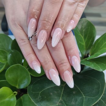 iFancy Nails Lounge & Spa - Ombre almond/stiletto shaped nails by Rose. - Nail Salons Near Me - La Mesa, California