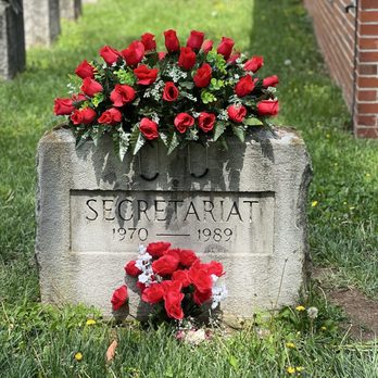 Claiborne Farm - Horse Racing Near Me - Paris, Kentucky