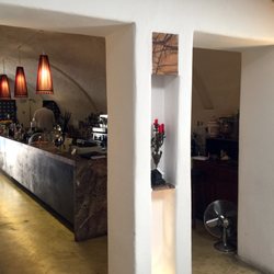 Blanc Cafe - Bar