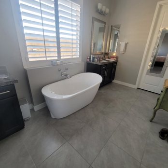 Judai Brothers - a bathtub in a bathroom - Handyman Near Me - Peoria, Arizona Judai Brothers - a bathtub in a bathroom - Handyman Near Me - Peoria, Arizona