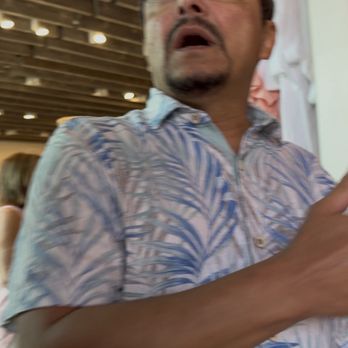 Tommy Bahama Marlin Bar - Incompetent manager explaining that it's my fault they didn't make the food I paid for. - Seafood Near Me - Estero, Florida Tommy Bahama Marlin Bar - Incompetent manager explaining that it's my fault they didn't make the food I paid for. - Seafood Near Me - Estero, Florida