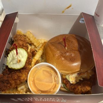 Houston TX Hot Chicken - Chicken sandwich with tender combo - Chicken Shop Near Me - Spokane, Washington