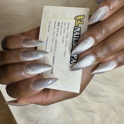 Bee Nails & Spa - Silver cateyes