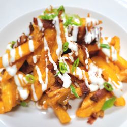 6th Street Restaurant & Sports Bar - Dirty Fries