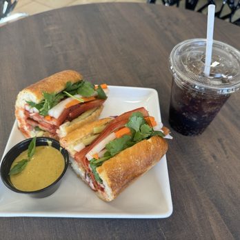 Golden Banh Mi - Roasted pork Banh mi Curry sauce Fountain drink - Vietnamese Near Me - Aurora, Colorado Golden Banh Mi - Roasted pork Banh mi Curry sauce Fountain drink - Vietnamese Near Me - Aurora, Colorado