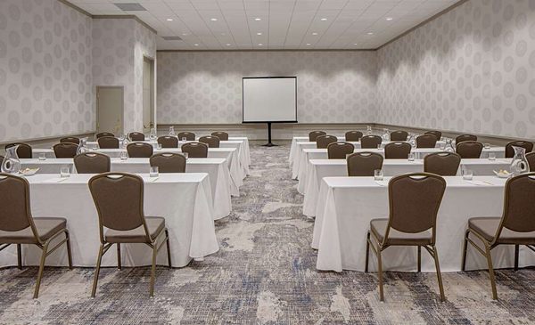DoubleTree by Hilton Hotel Houston - Greenway Plaza by null