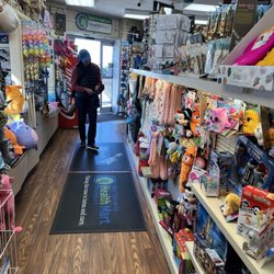 Leo's Catalina Drug Store