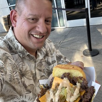 Señor Burger - Enjoying my Classic Smash - Burgers Near Me - Sacramento, California Señor Burger - Enjoying my Classic Smash - Burgers Near Me - Sacramento, California