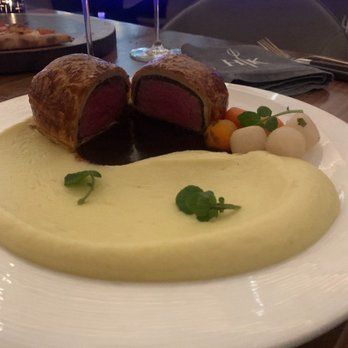 Gordon Ramsay Hell’s Kitchen - Beef Wellington - Bars Near Me - Mashantucket, Connecticut