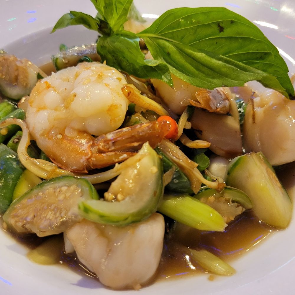Pestle Rock - Talay Pad Cha, $22 - 2 Stars - Thai Near Me - Seattle, Washington