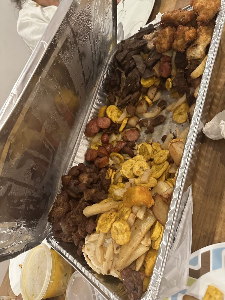 El Bochinche Restaurant & Bar