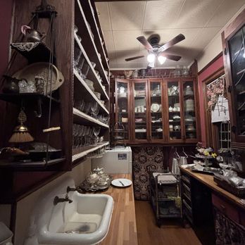 Schuster Mansion Bed & Breakfast - Bed & Breakfast Near Me - Milwaukee, Wisconsin
