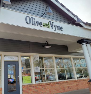 Olive and Vyne by null