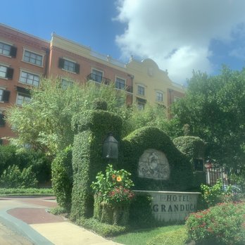 Hotel Granduca - Entrance - Hotels Near Me - Houston, Texas Hotel Granduca - Entrance - Hotels Near Me - Houston, Texas