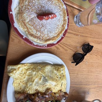 Comfort & Floyd - Buttermilk Pancakes, omelet with cooper sharp , smoked Gouda, and bacon. Side of home fries - Breakfast & Brunch Near Me - Philadelphia, Pennsylvania Comfort & Floyd - Buttermilk Pancakes, omelet with cooper sharp , smoked Gouda, and bacon. Side of home fries - Breakfast & Brunch Near Me - Philadelphia, Pennsylvania