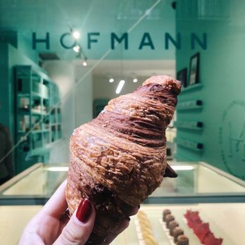 Pastelería Hofmann - Chocolate croissant - Desserts Near Me - Barcelona, B Pastelería Hofmann - Chocolate croissant - Desserts Near Me - Barcelona, B