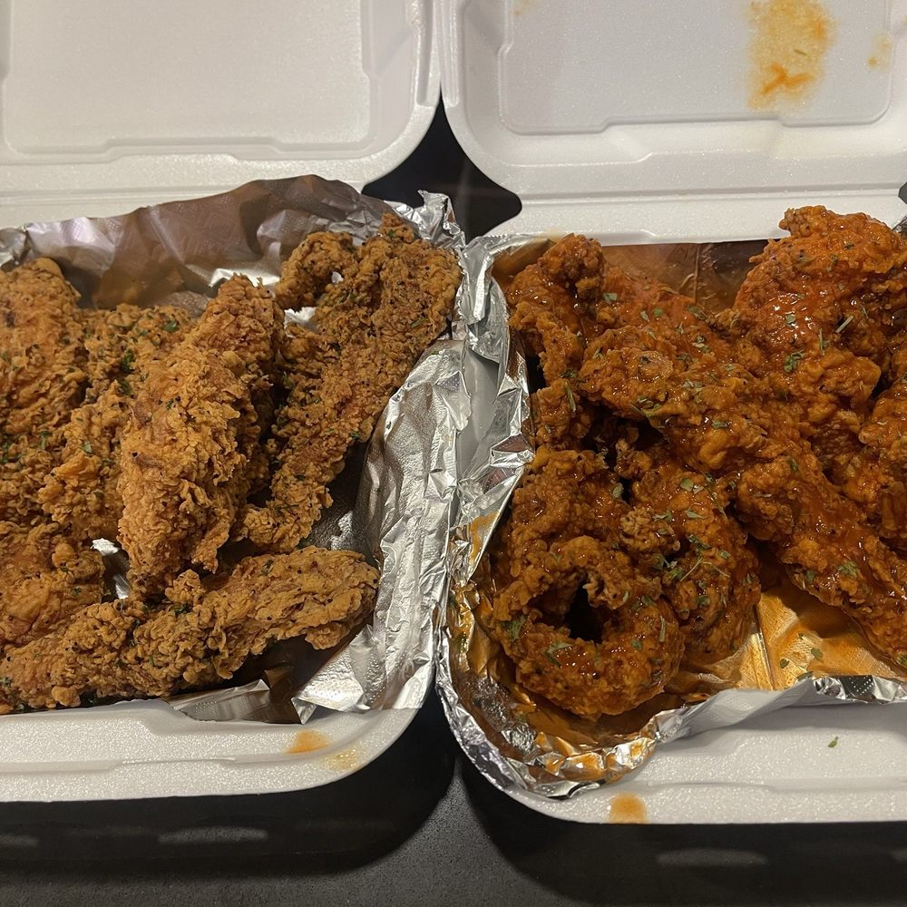 Midwest Wings XL - Buffalo and plain chicken tenders HUGE - Chicken Wings Near Me - Phoenix, Arizona Midwest Wings XL - Buffalo and plain chicken tenders HUGE - Chicken Wings Near Me - Phoenix, Arizona