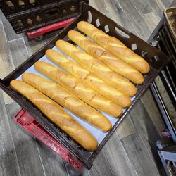 Del Buono's Bakery - Fresh rolls await - I wish I could bottle up the smell & bring it home / 2.14.25