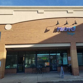 Froyo Shoppe - Ice Cream & Frozen Yogurt Near Me - Simsbury, Connecticut