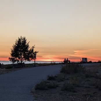 Garry Point Park - Parks Near Me - Richmond, British Columbia Garry Point Park - Parks Near Me - Richmond, British Columbia