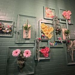 Coconut Thai Cafe - Wall of flowers