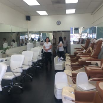 Lily's Nails - Nail Salons Near Me - Santa Monica, California