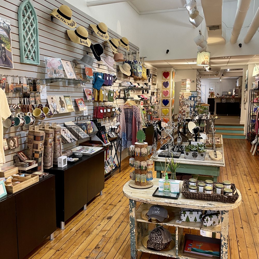 CHARMED ASHEVILLE Updated September 2024 8 Biltmore Ave, Asheville