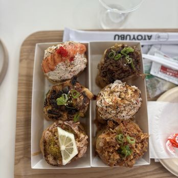 Atoyubu - Myungran Crab, Grilled Eel, Lemon Pepper Salmon, Grilled Bulgogi, Garlic Butter Crab, chipotle salmon - Japanese Near Me - Buena Park, California