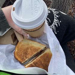 Café des Croissants - Pesto panini+ Cafe Mocha