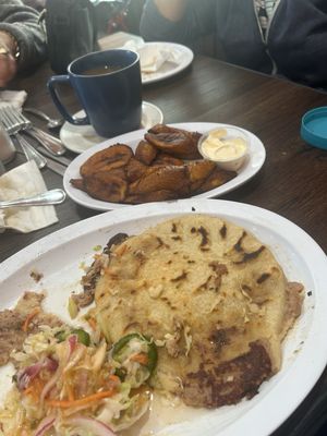 Las Pavas Restaurant y Pupuseria by null